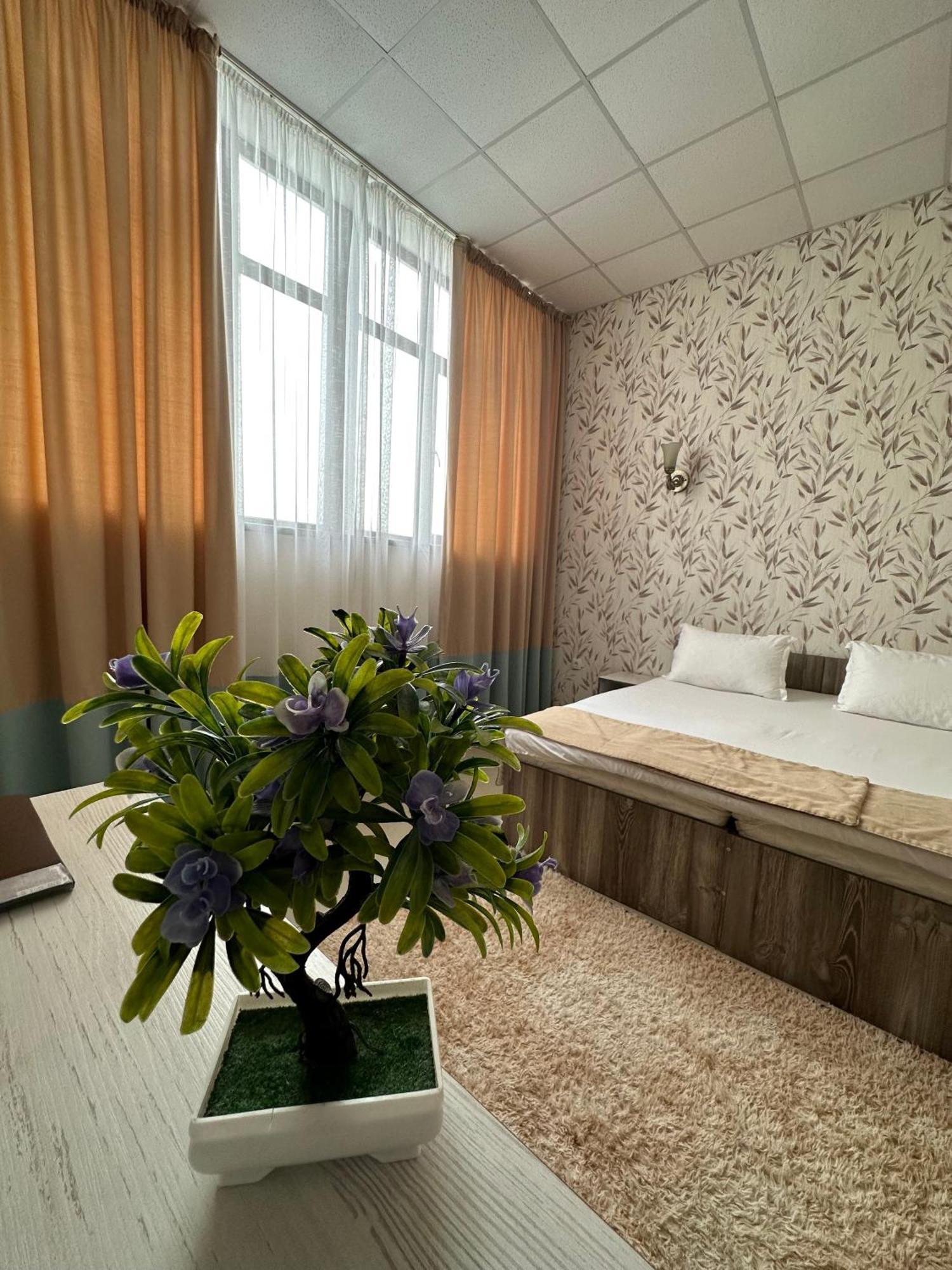 Tarlan Hotel Aktau  Ngoại thất bức ảnh