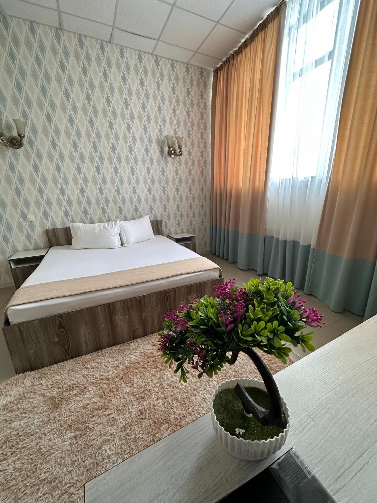 Tarlan Hotel Aktau  Ngoại thất bức ảnh