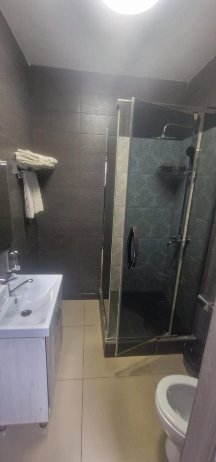 Tarlan Hotel Aktau  Ngoại thất bức ảnh