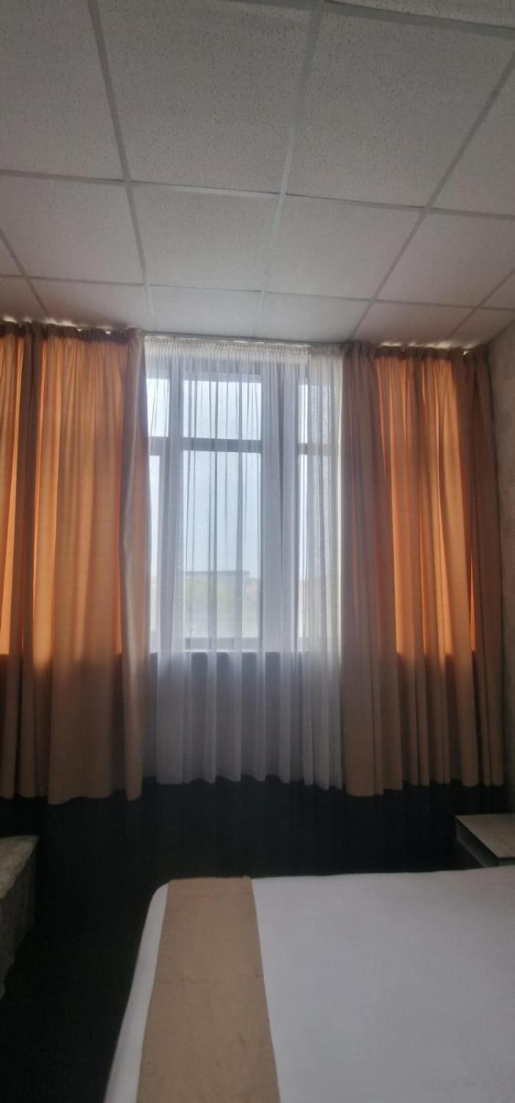 Tarlan Hotel Aktau  Ngoại thất bức ảnh